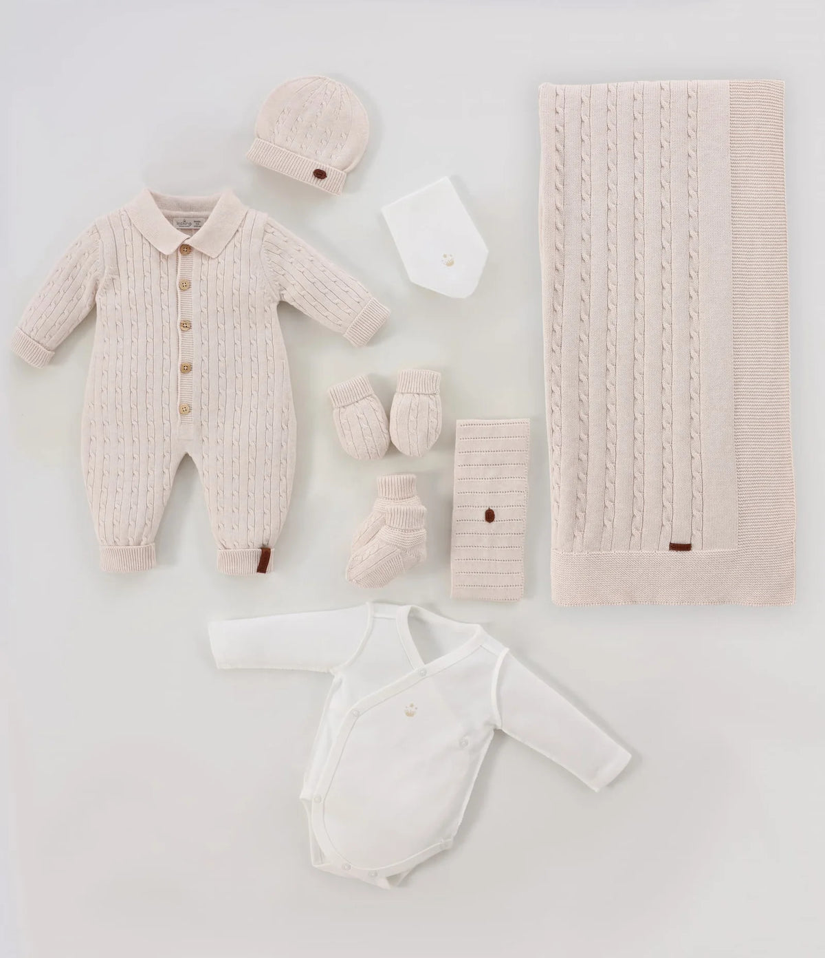 Set 8 Pjesë për Djem të Porsalindur – Bezhë